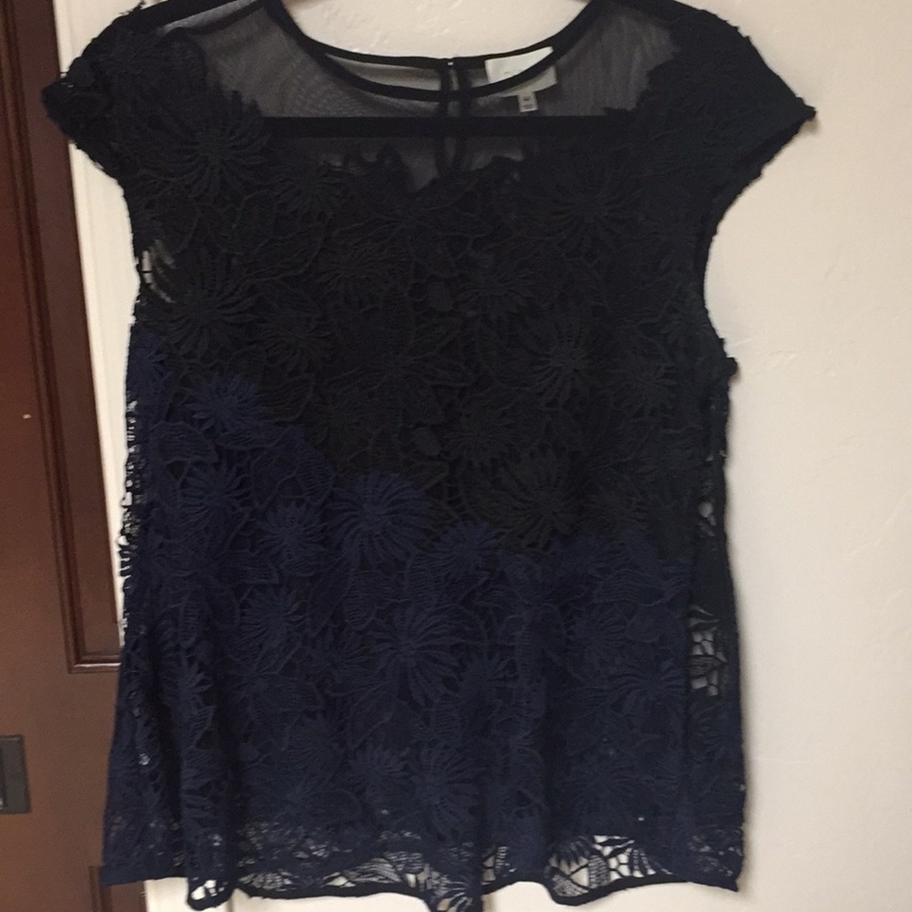 Deletta lace top